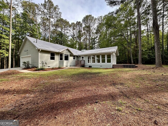 Building Photo - 325 Lake Coweta Trail