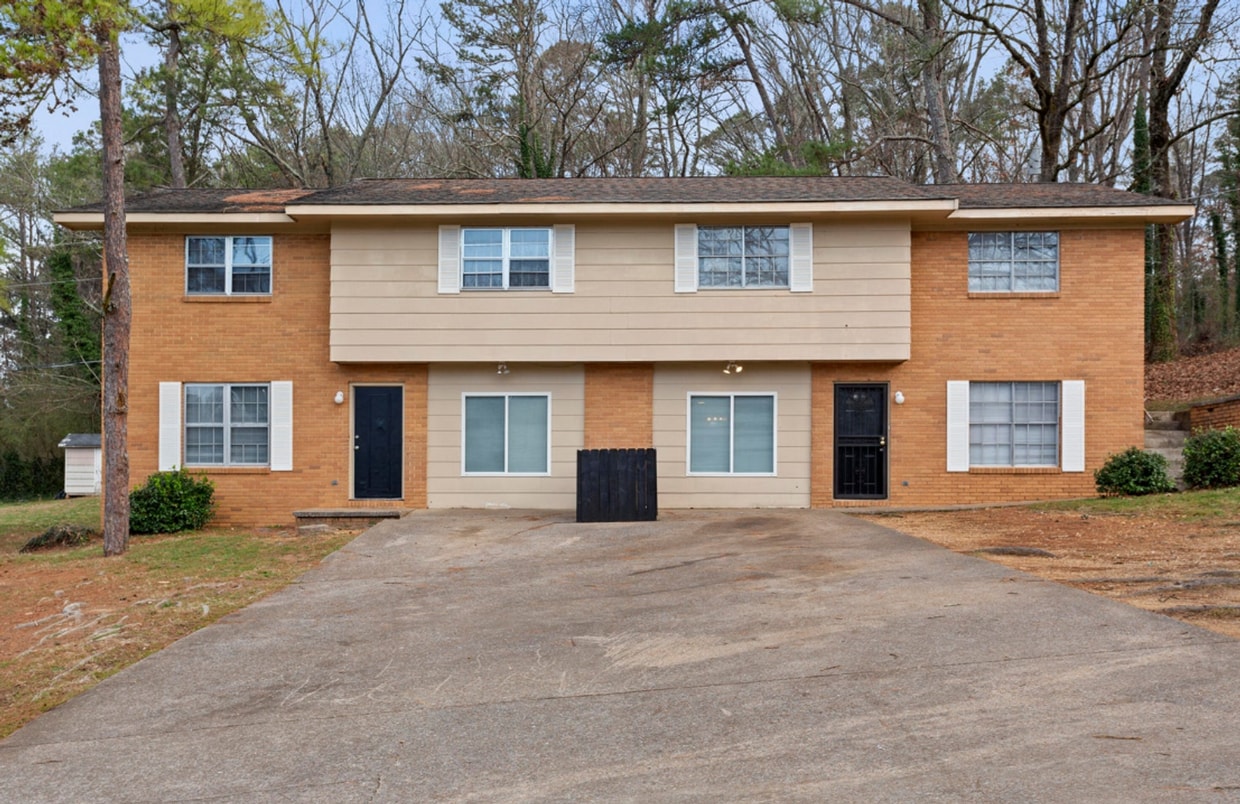 Spacious 4 Bedroom Home in Desirable East Brainerd! - $350 off First Month Rent! - 4-Bedroom Near Hamilton Place! Pet Friendly! Leasing Specials Available!