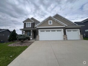 Building Photo - 3247 Woodstone Dr SW