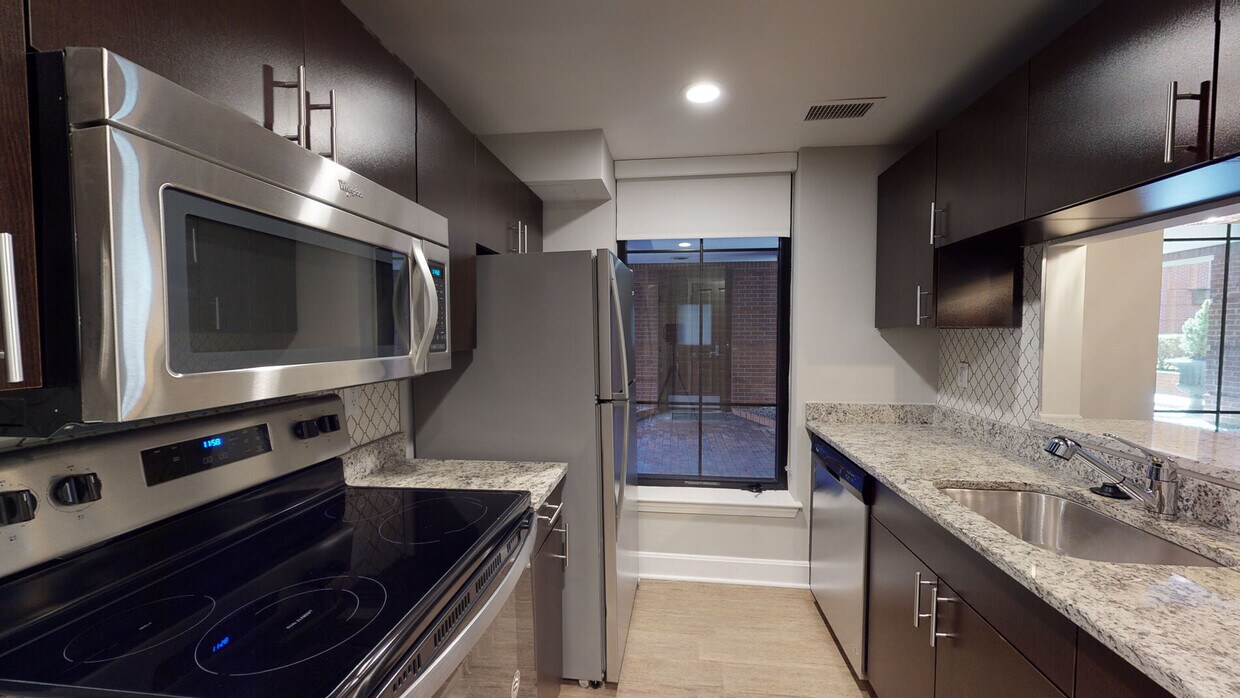 Building Photo - 9 Harcourt St