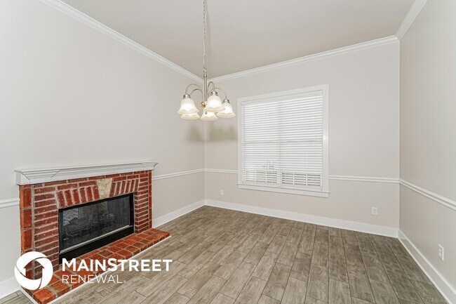 Building Photo - 4559 Clubview Dr