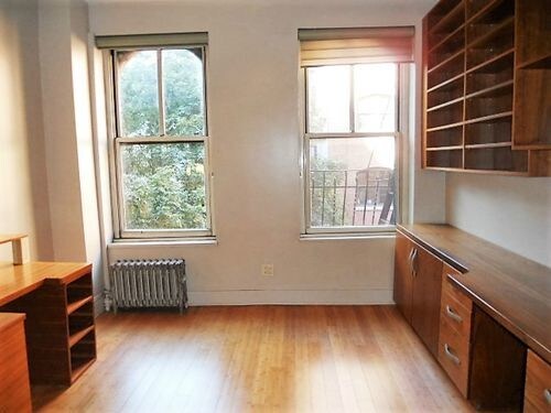 Primary Photo - 308 Mott St