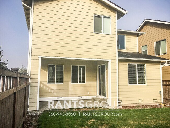 Foto del edificio - Spacious and bright 4 bd/ 2.5 bath home in The Preserve available mid-April!