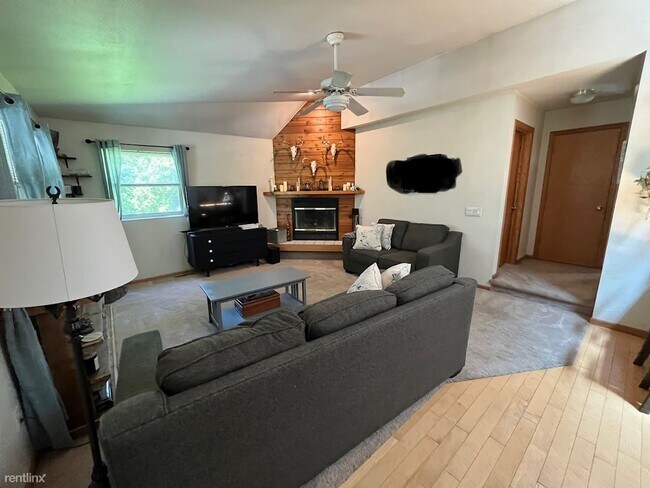 Foto del edificio - 1 br, 1 bath Duplex - 1652 Washington Street