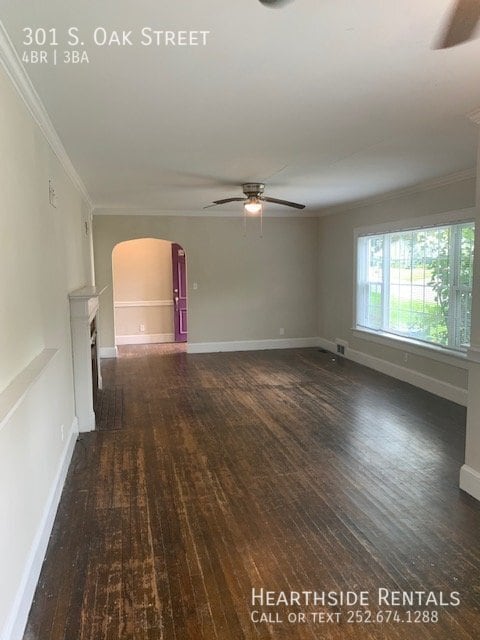 Building Photo - 301 S Oak St