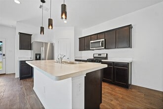 Building Photo - 14634 Cyn Pnes Ln