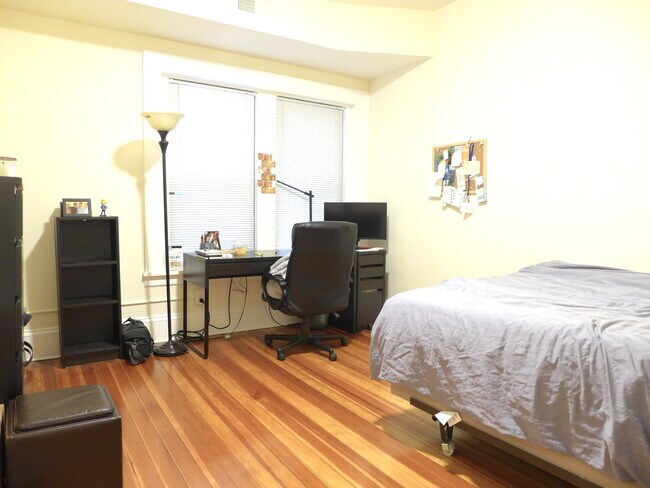 Foto del edificio - 1485 Beacon St