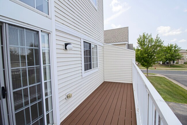 Foto del edificio - 6580 Olive Ln N