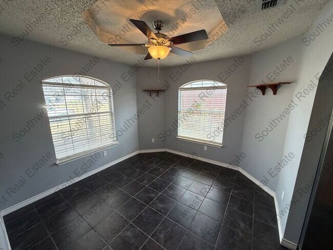 Building Photo - 3 Bed 2 Bath 2 Car Garage