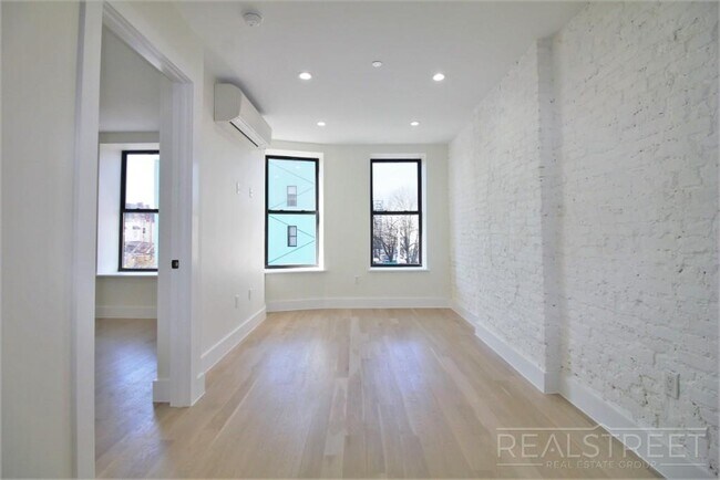 Building Photo - NEW 1 BED in Bushwick!