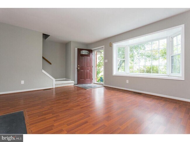 Foto del edificio - 1264 Longford Rd