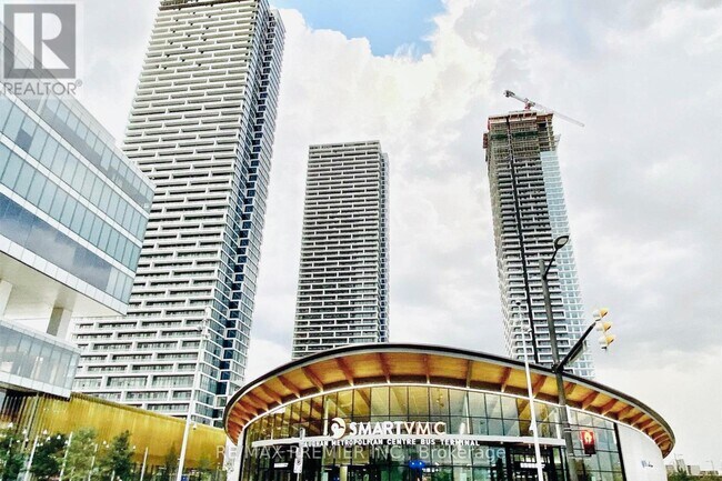 Photo du bâtiment - 898 Portage Pkwy