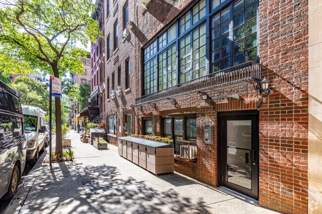 Entrance - 116 E 19th St