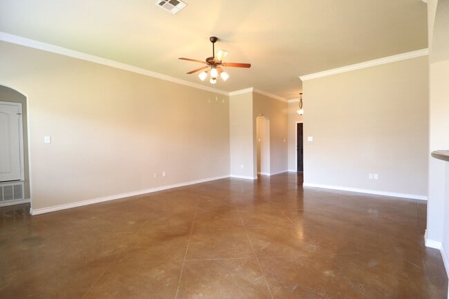 Building Photo - 3101 Stallion Dr