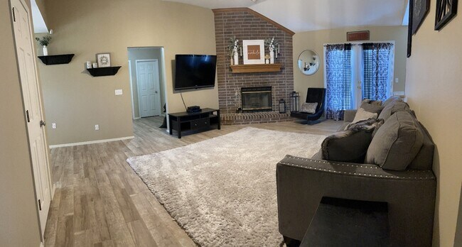 Building Photo - 10413 NW 45th St