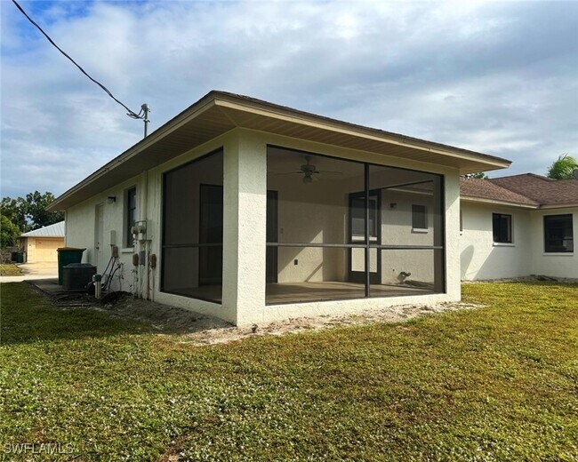 Foto del edificio - 699 110th Ave N