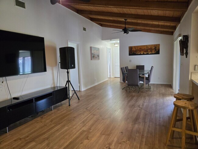 Building Photo - 8245 Whitewood Cove E
