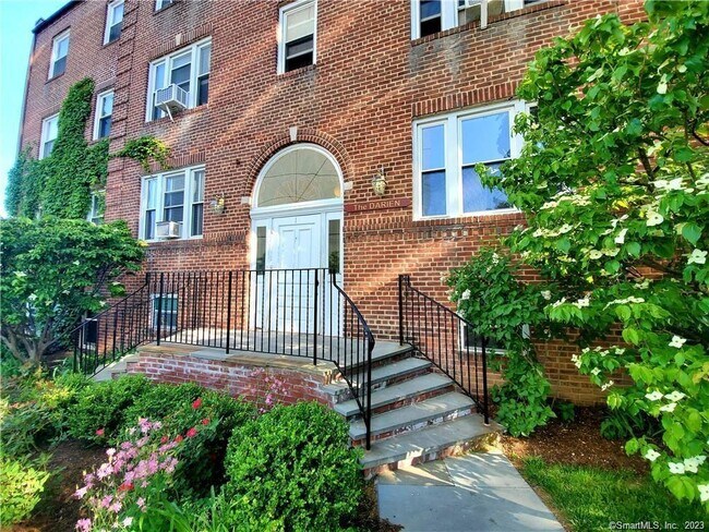 Building Photo - 70 Strawberry Hill Ave