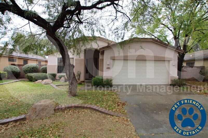 Primary Photo - 2061 E Bellerive Pl