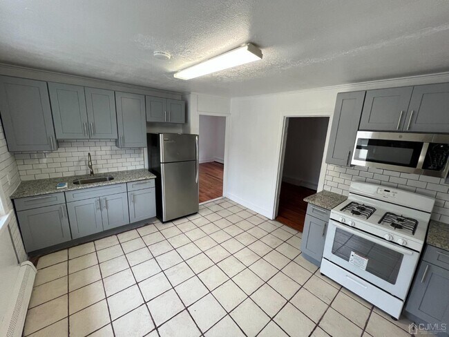 Building Photo - 405 Pearl St