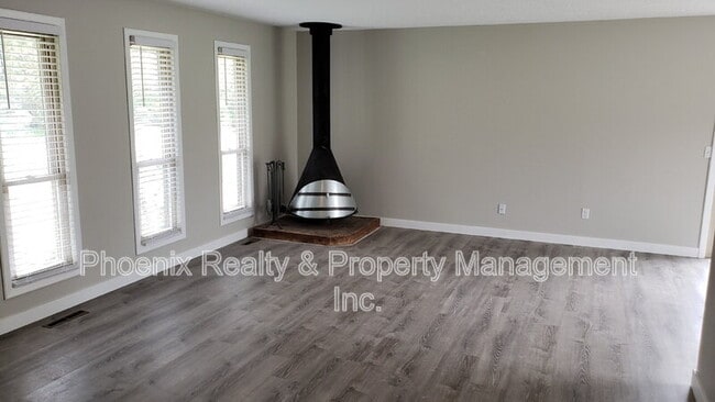 Building Photo - 1362 Tipperary St