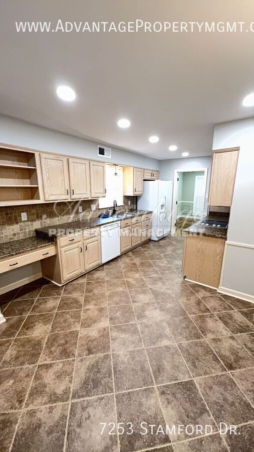 Building Photo - 7253 Stamford Dr