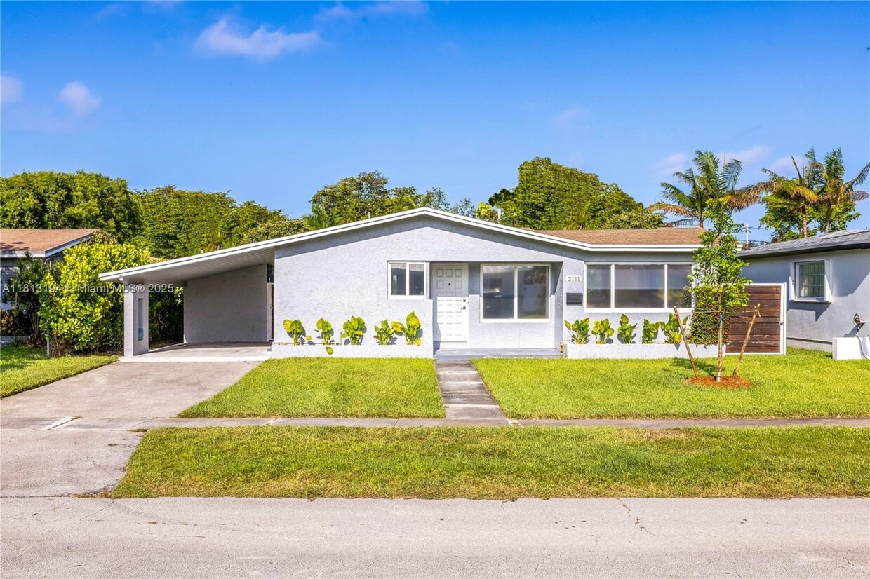 Primary Photo - 2111 N 14th Ct