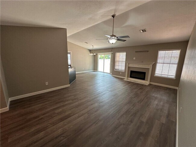 Foto del edificio - 4262 Chaparral Ln