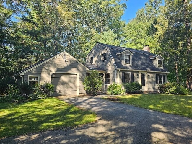 Building Photo - 22 Brentwood Rd