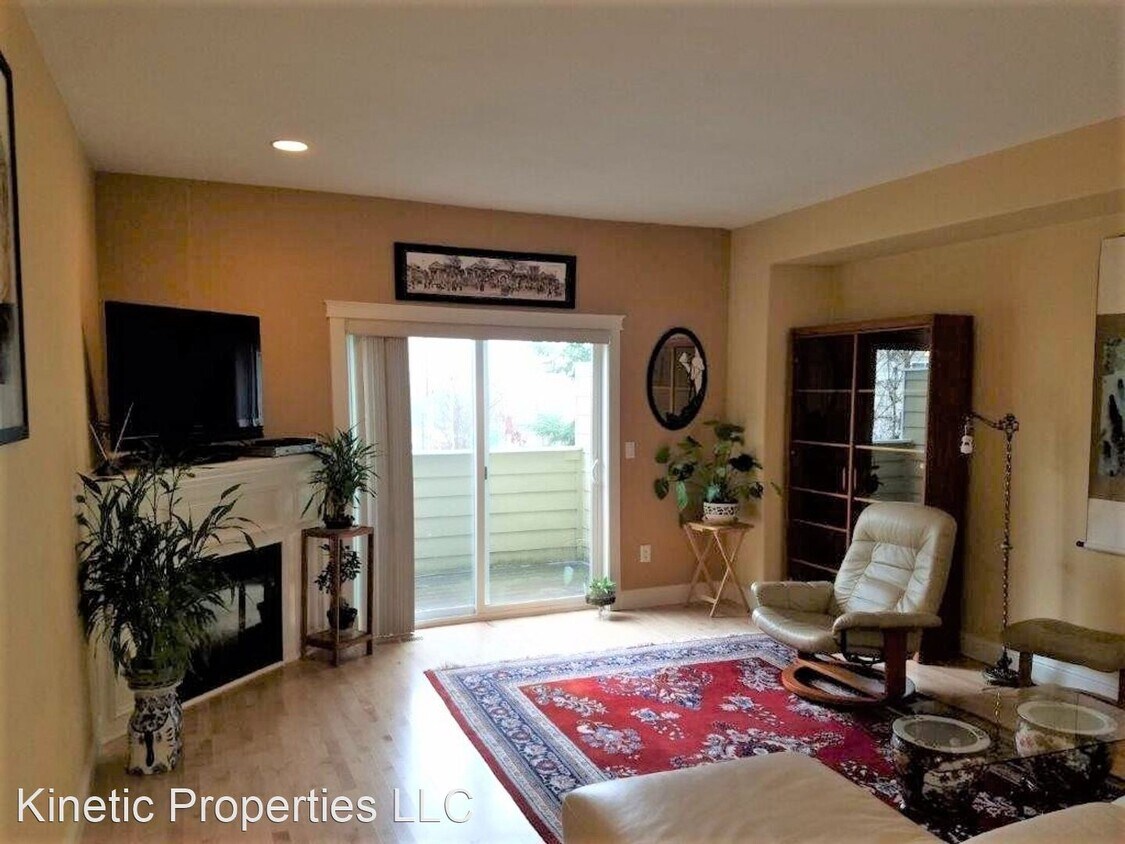 Primary Photo - 2 br, 2.5 bath House - 4816 SW View Point ...