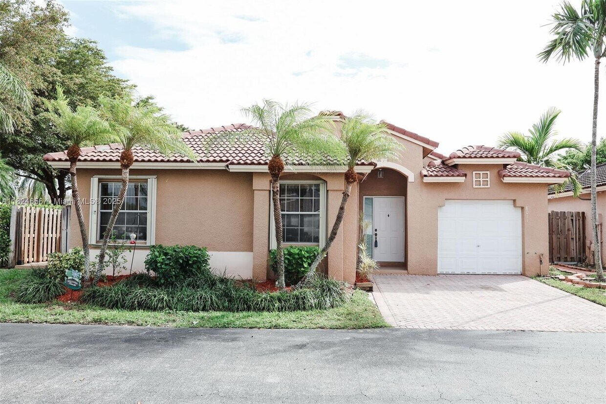 Foto principal - 8011 SW 158th Ave
