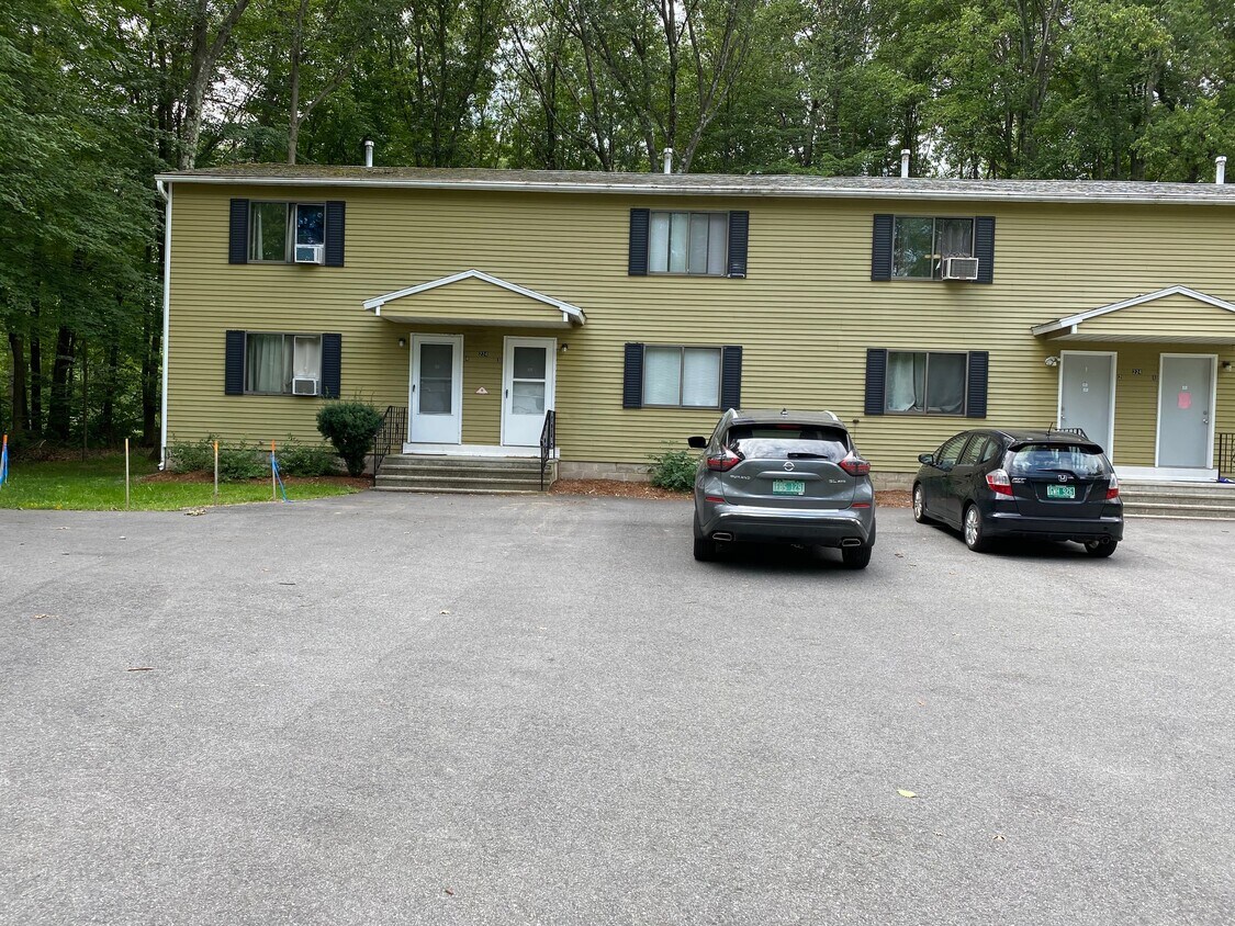 224 Oak Ter, Colchester, VT 05446 Apartments in Colchester, VT