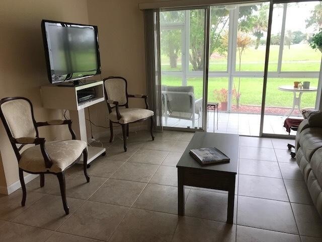 Building Photo - 3836  Via Poinciana  104