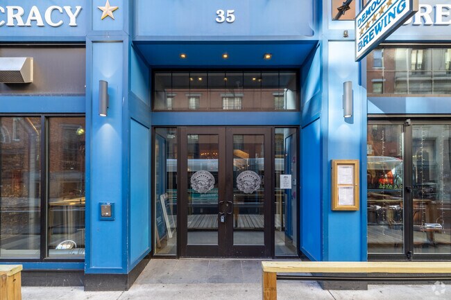 Entrance - 29-35 Temple Pl