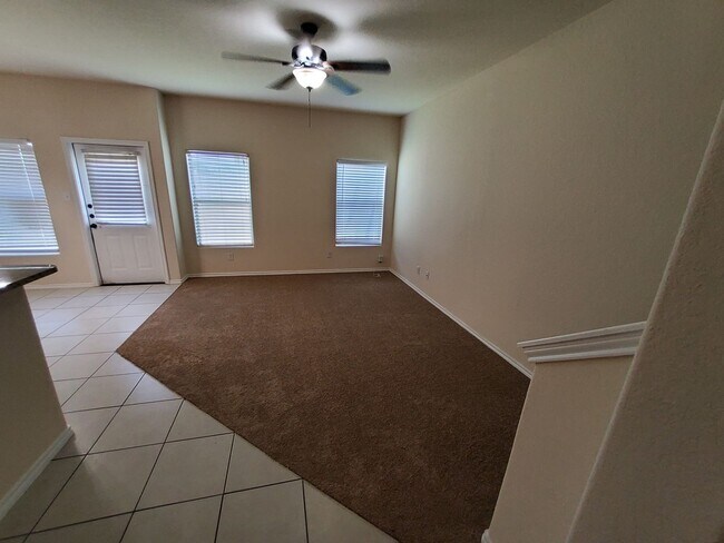 Foto del edificio - 8712 Vista De Nubes