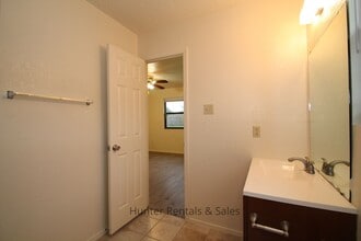 Building Photo - 2008 Continental Dr