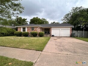 Building Photo - 904 E Jasper Dr