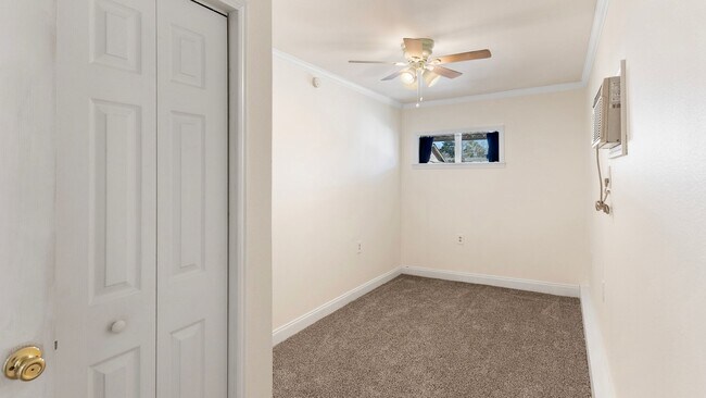 Foto del edificio - Garden District  Garage Apartment available NOW!