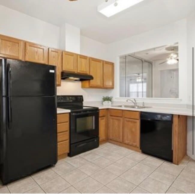 Building Photo - 682 Windbrook Cir