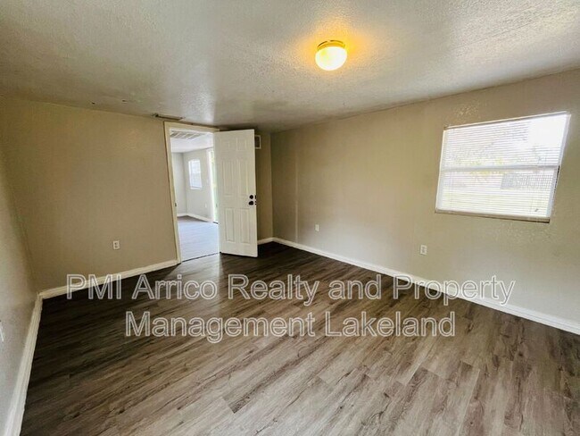 Foto del edificio - 5503 Old Rd 37