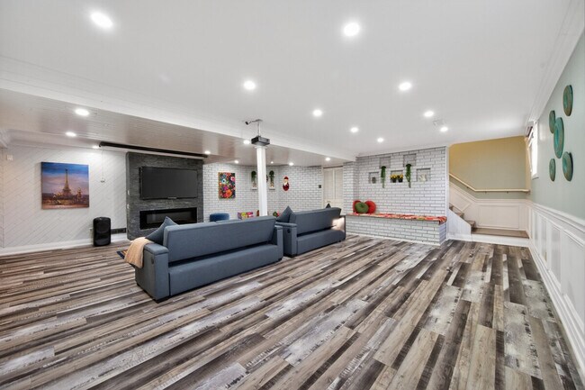 Photo du bâtiment - 14165 McLaughlin Rd
