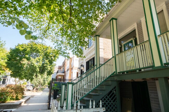 Foto del edificio - 2145 W School St