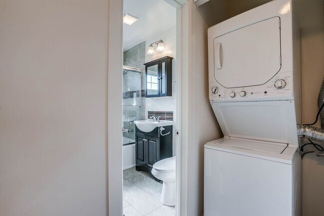 Foto del interior - Mid-Century Property Amid South LA’s Vital Commercial Corridor