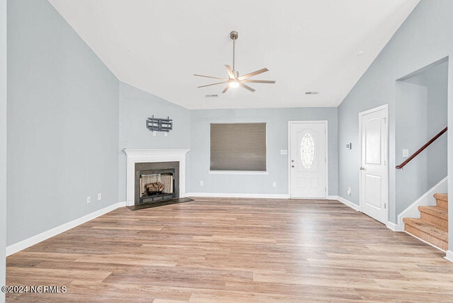 Building Photo - 302 Sinclair Ln