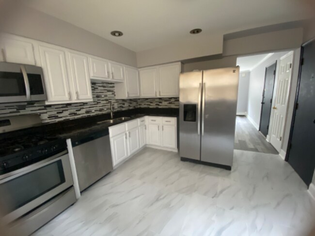 Foto del edificio - 4149 N Tripp Ave