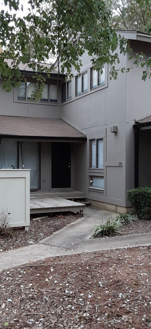 Building Photo - 195 Woodstone Dr