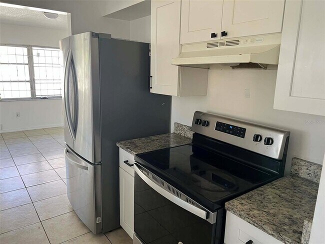 Foto del edificio - 1662 Cresthaven Ave