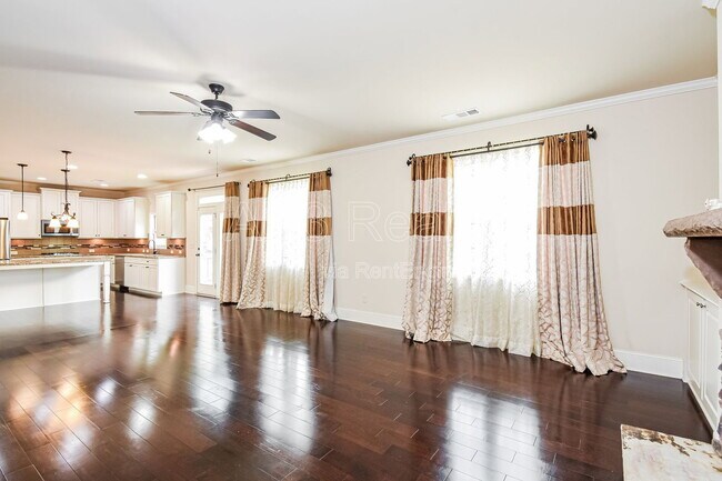 Foto del edificio - 3738 Valley Spring Dr