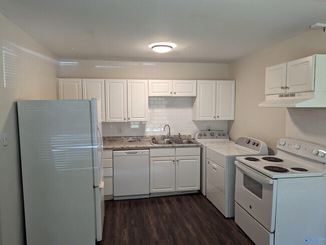 Foto del edificio - 2106 Griffith Dr NW