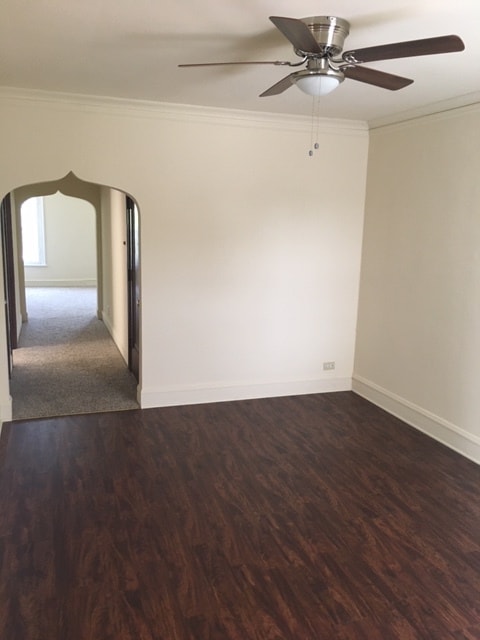 Comedor en dirección hacia Sala de estar - 4249 Main St